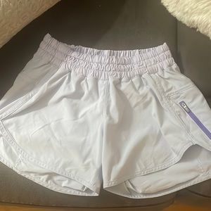 Light purple Lululemon short